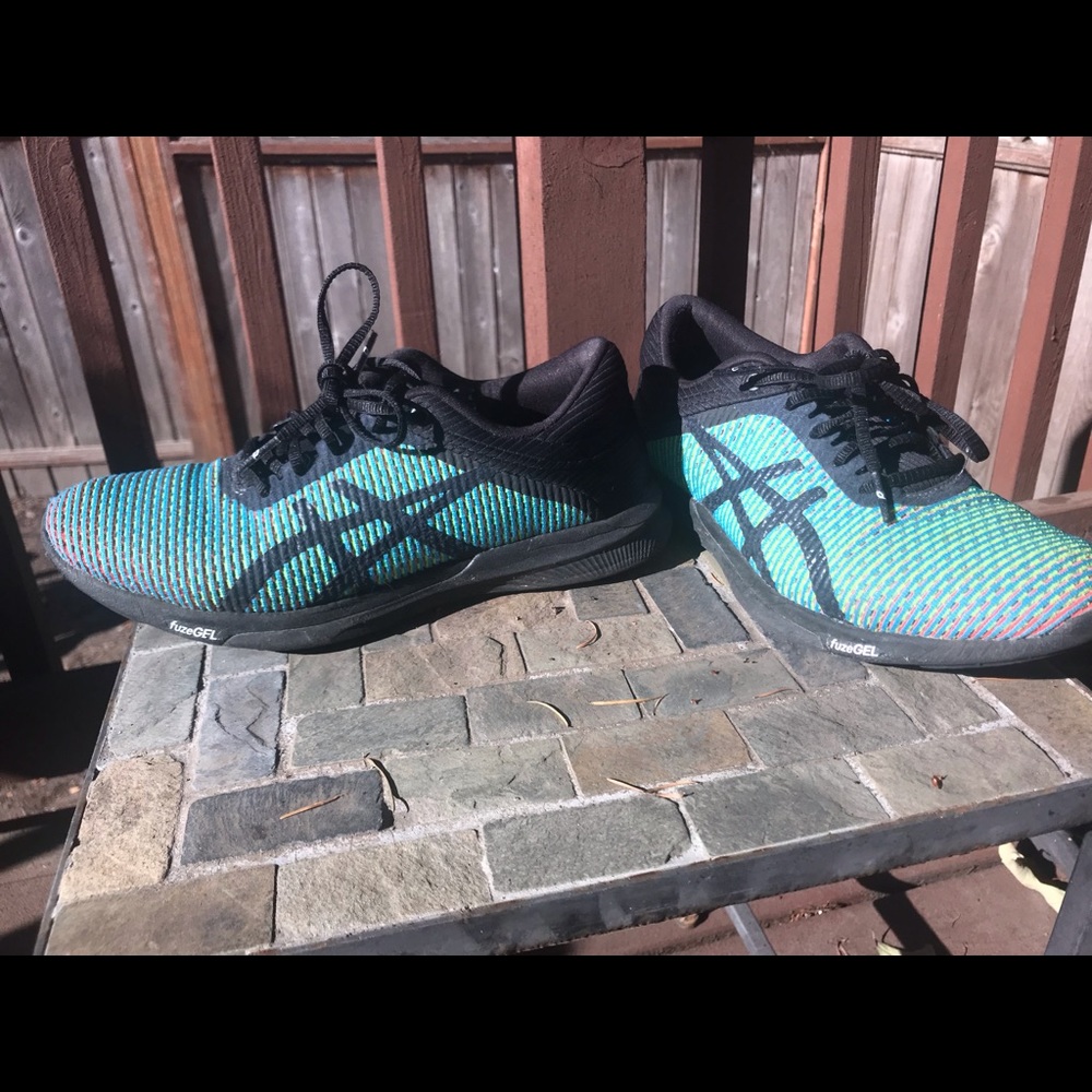 ASICS size 6.5 running shoe